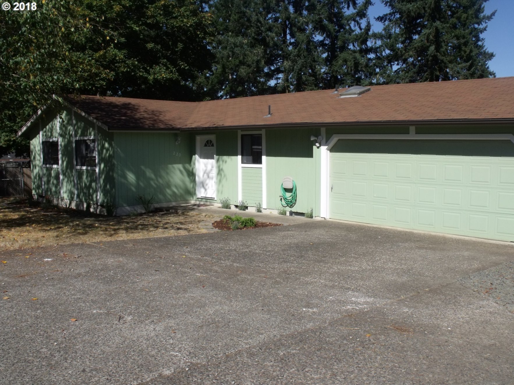 220 South 70th Place Springfield, OR 97478 - Photo 1 of 29