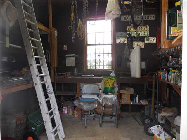 4297 Burgundy Road Memphis, TN 38111 - Photo 21 of 24 Heated and cooled workshop