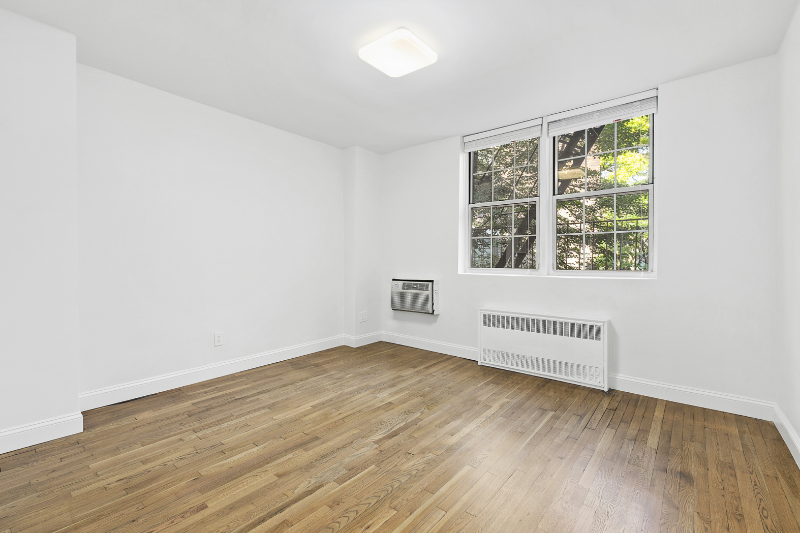5 Carmine Street, Unit 4 Manhattan, NY 10014 - Photo 4 of 6