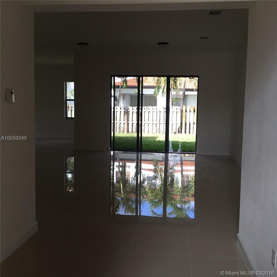 14831 Southwest 33rd Terrace Miami, FL 33185 - Photo 4 of 12