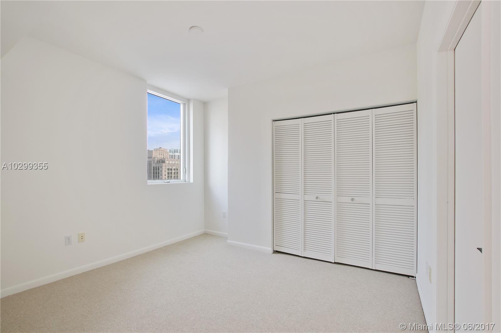 253 Northeast 2nd Street, Unit 1710 Miami, FL 33132 - Photo 20 of 35