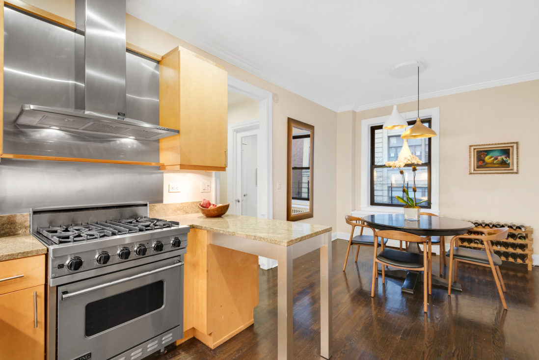 188 East 75th Street, Unit 4CD Manhattan, NY 10021 - Photo 4 of 11