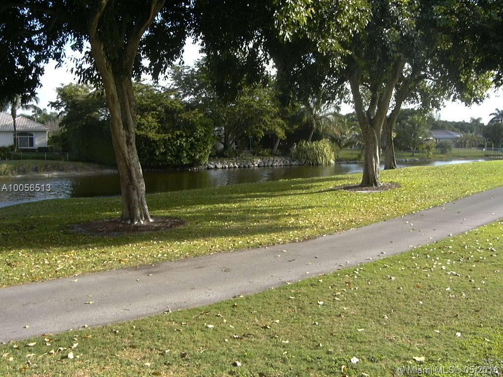 150 Greens Road Hollywood, FL 33021 - Photo 19 of 24 Gallery Image 19