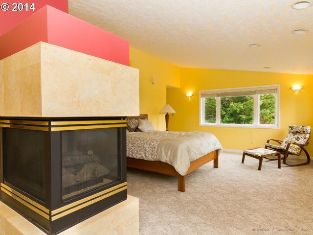 9324 Southwest View Point Terrace Portland, OR 97219 - Photo 6 of 12