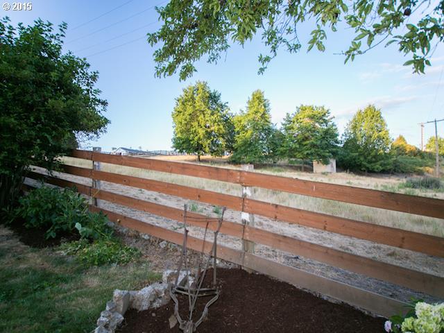 5450 Southwest Dover Loop Portland, OR 97225 - Photo 13 of 16 Gallery Image 13