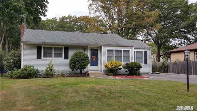 1098 Udall Road Bay Shore, NY 11706 - Photo 18 of 18 Gallery Image 18