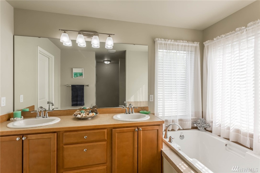 18324 38th Avenue Southeast Bothell, WA 98012 - Photo 17 of 23 Gallery Image 17