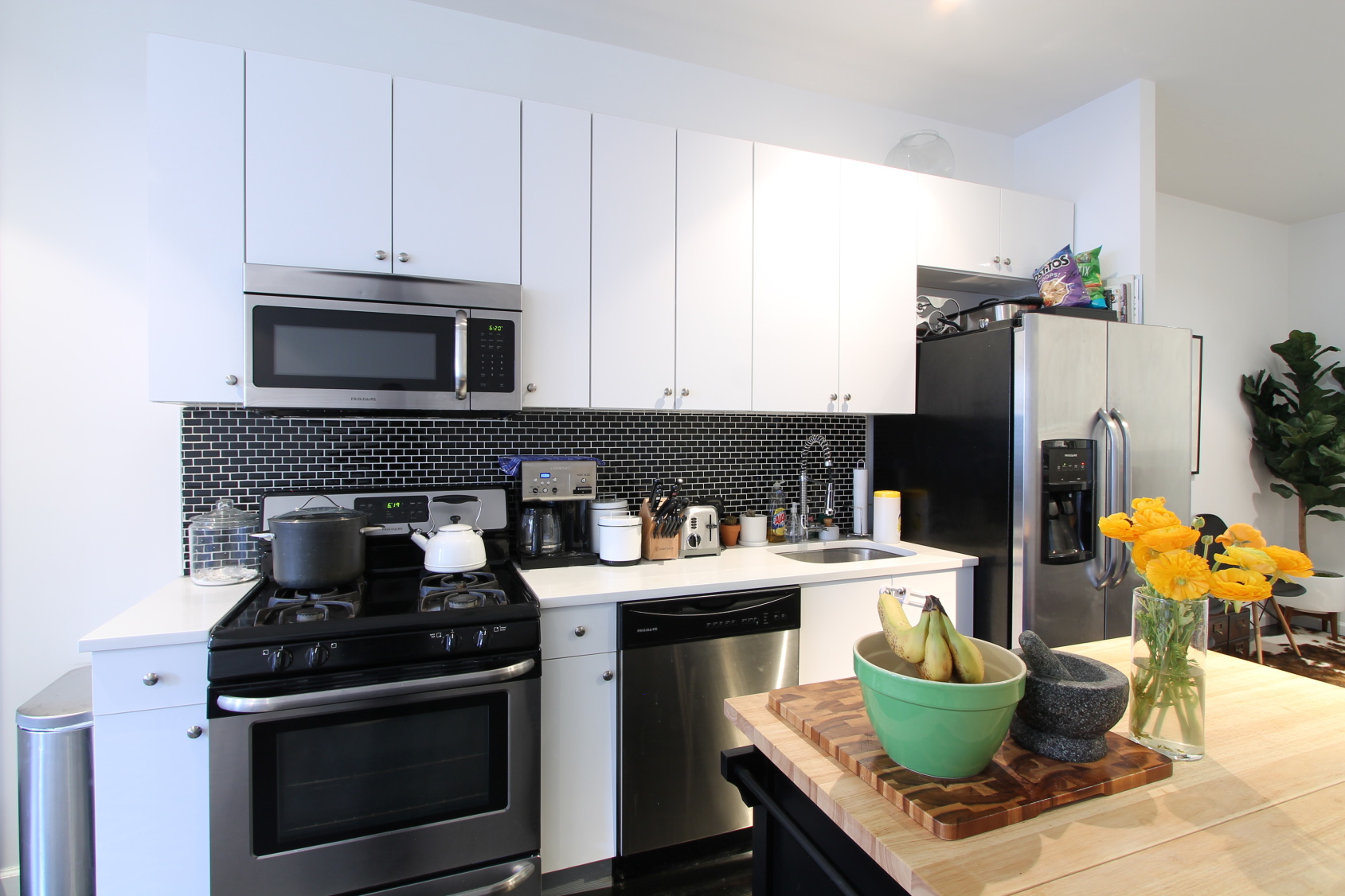 108 Calyer Street, Unit 1R Brooklyn, NY 11222 - Photo 2 of 9