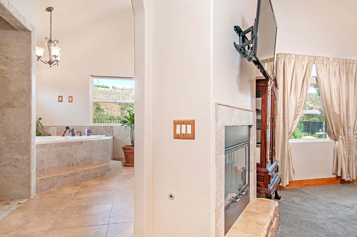 11545 Creek Road Poway, CA 92064 - Photo 12 of 25 Gallery Image 12