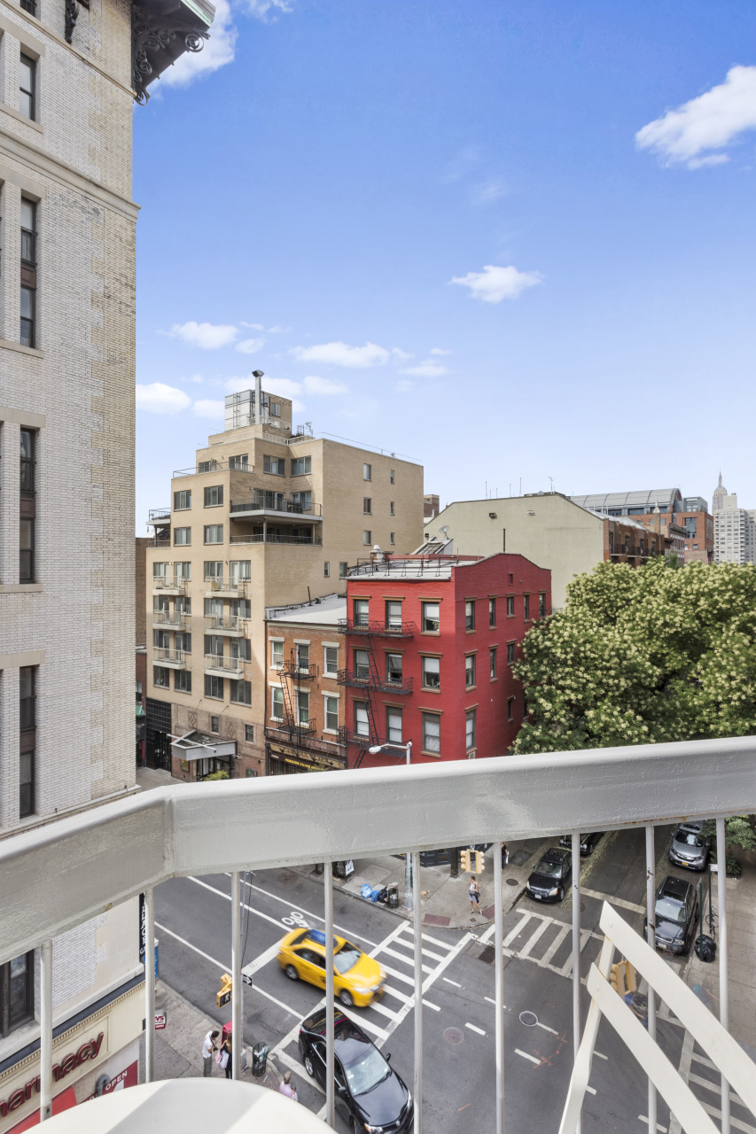 184 Thompson Street, Unit 4M Manhattan, NY 10012 - Photo 6 of 7