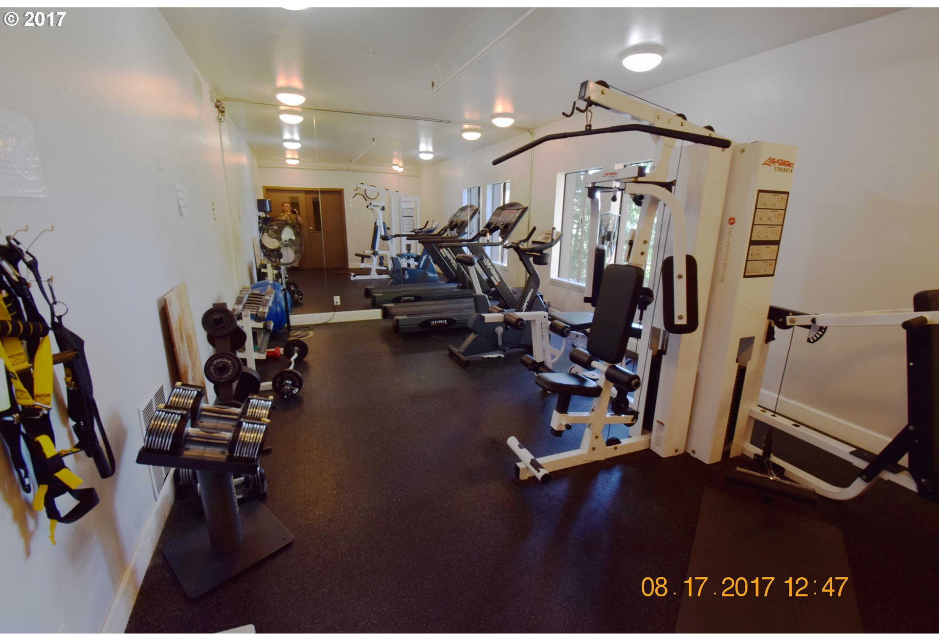 7726 Southwest Barnes Road, Unit C Portland, OR 97225 - Photo 17 of 22 Gallery Image 17