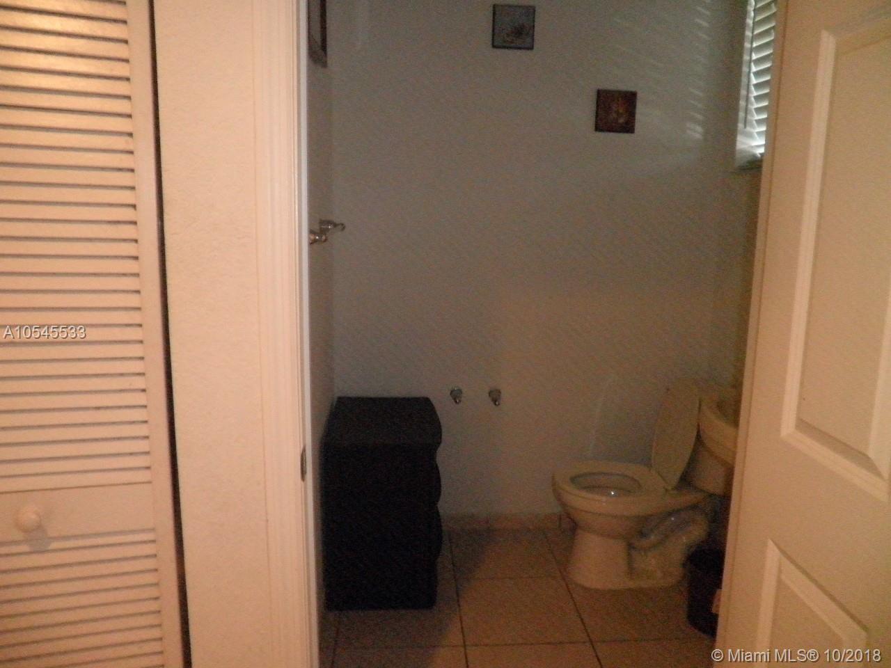 2015 Nassau Drive, Unit 2015 Riviera Beach, FL 33404 - Photo 17 of 51