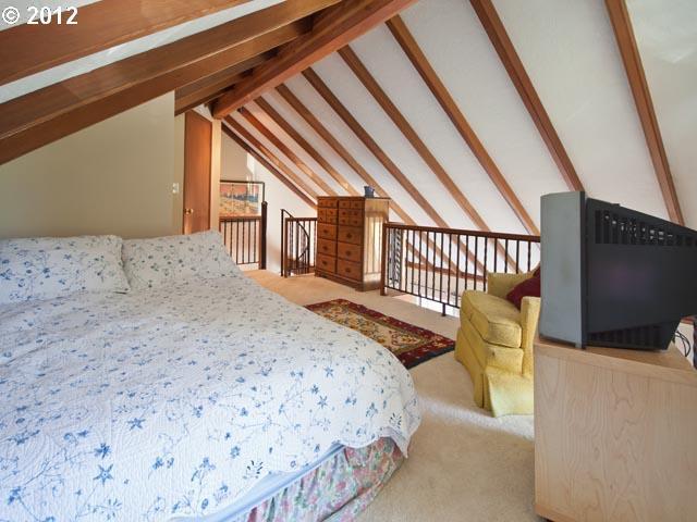 7736 Southwest Barnes Road, Unit A Portland, OR 97225 - Photo 2 of 15 Gallery Image 2