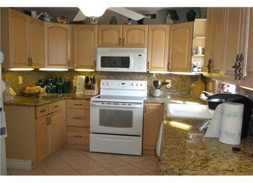 22790 Southwest 56th Avenue Boca Raton, FL 33433 - Photo 4 of 10