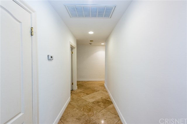 4450 La Barca Drive Tarzana, CA 91356 - Photo 15 of 28