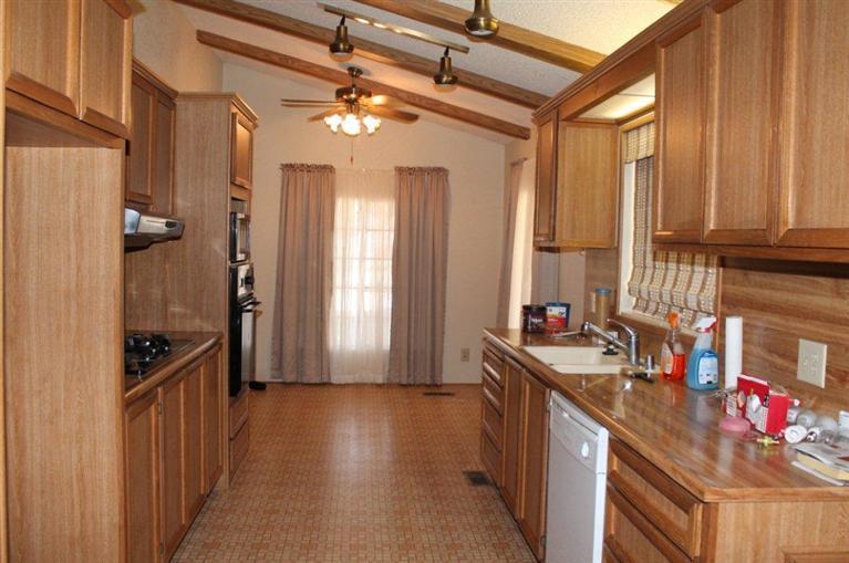 21857 Old Town Road Tehachapi, CA 93561 - Photo 3 of 10