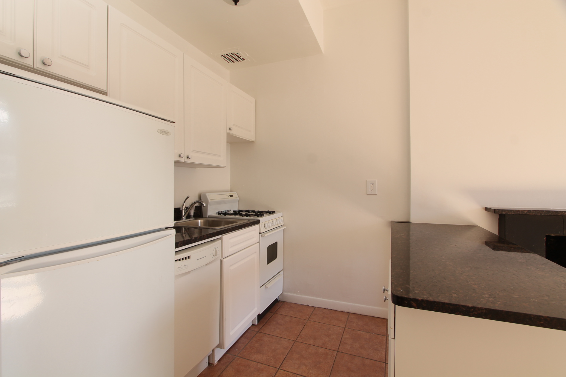 113 West 82nd Street, Unit 4F Manhattan, NY 10024 - Photo 2 of 4