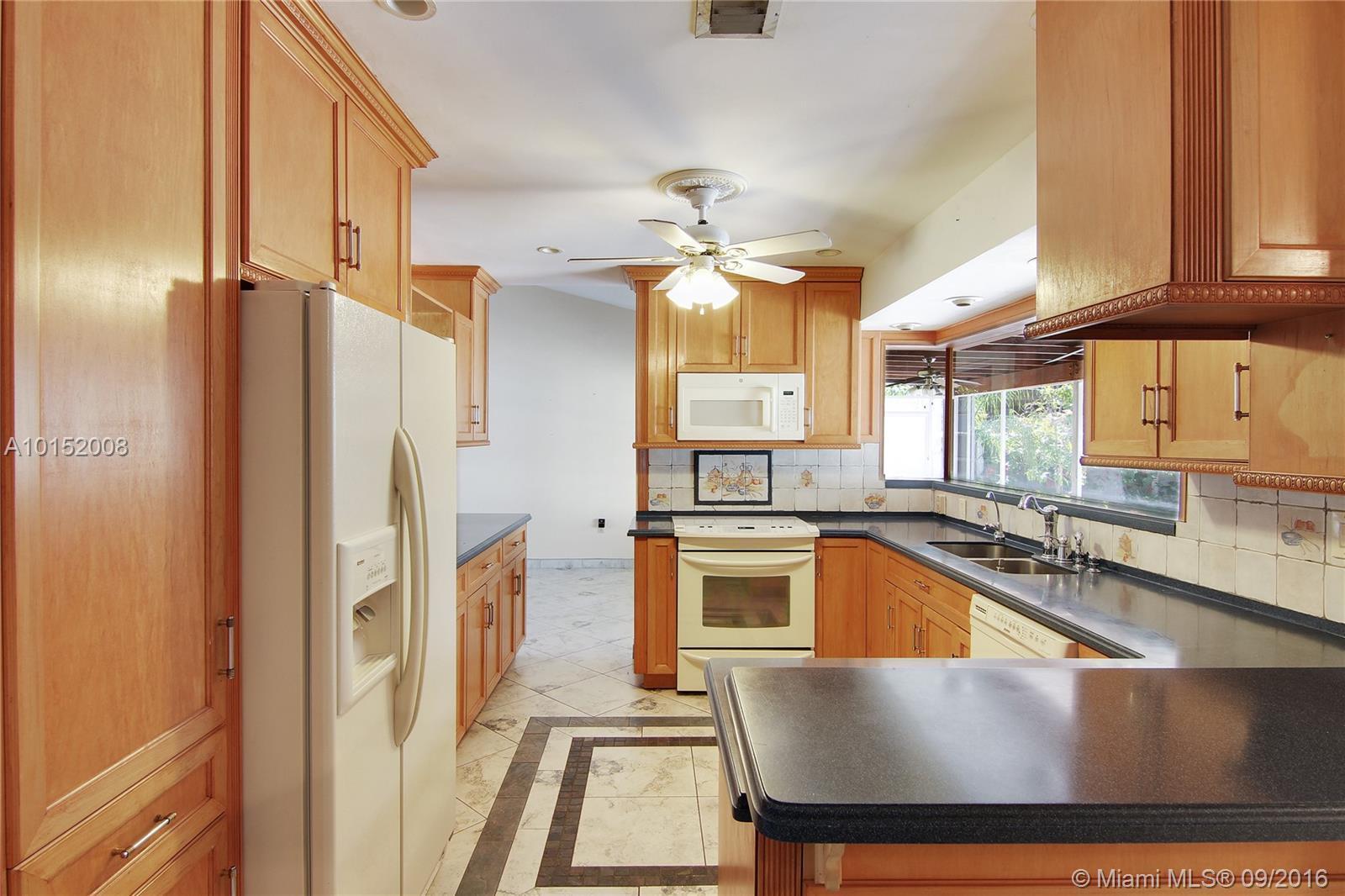 11610 Southwest 97th Street Miami, FL 33176 - Photo 3 of 19