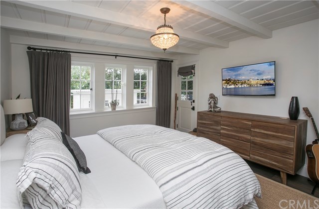 326 Ruby Street Laguna Beach, CA 92651 - Photo 6 of 20 Main Level Bedroom.