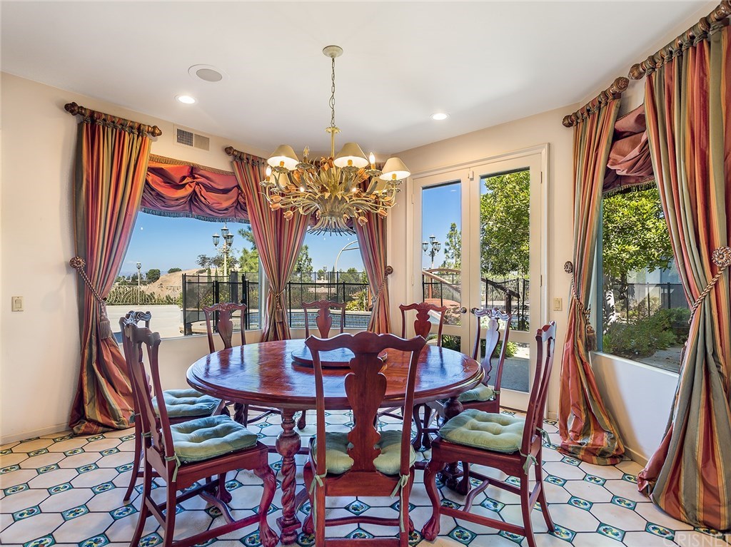 4151 Falling Leaf Drive Encino, CA 91316 - Photo 14 of 30 Dining Room