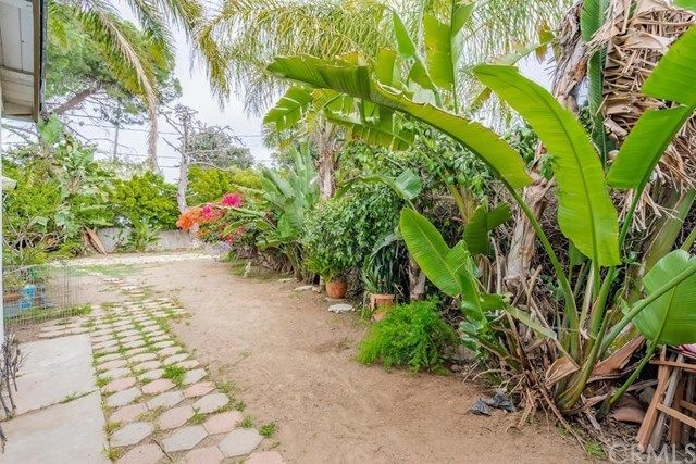 $925,000 | 208 Susannah Place, Costa Mesa, CA 92627