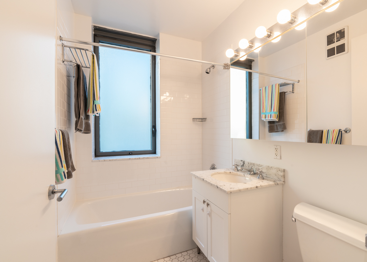 47-20 Center Boulevard, Unit 416 Queens, NY 11109 - Photo 5 of 6