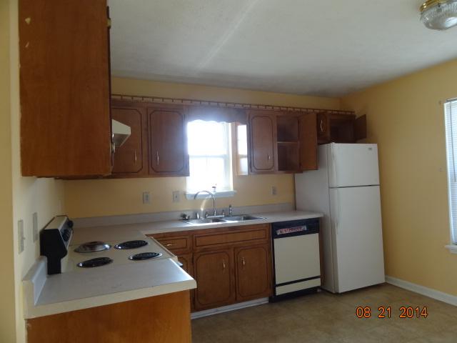 402 Eddy Street Oak Grove, KY 42262 - Photo 3 of 12