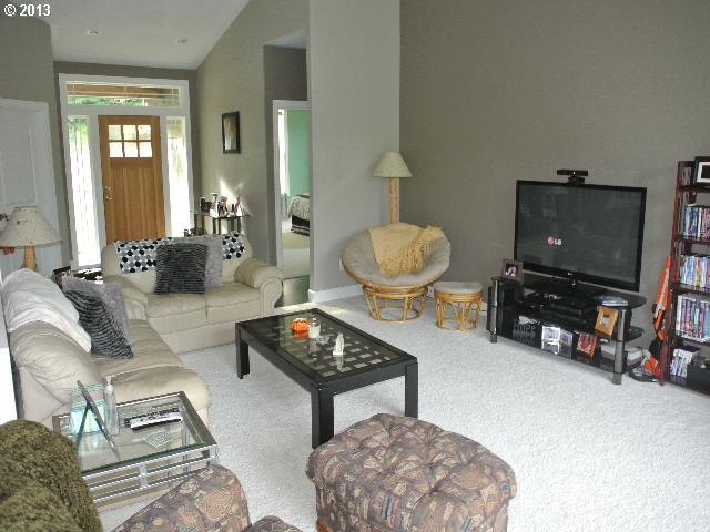 686 Haryu Road Longview, WA 98632 - Photo 3 of 16