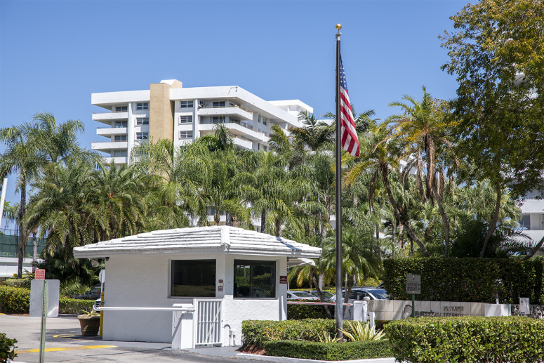 KEY BISCAYNE COMMODORE CL 177 Ocean Ln Dr, Key Biscayne, FL 33149 - Photo 2 of 2