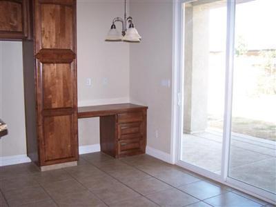 9708 Silverthorne Drive Bakersfield, CA 93314 - Photo 5 of 17