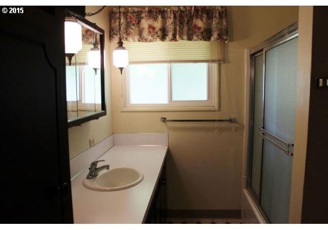 1903 Southwest 44th Street Pendleton, OR 97801 - Photo 8 of 11