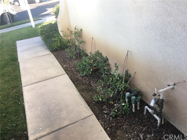 33021 Eagle Point Drive Yucaipa, CA 92399 - Photo 3 of 16