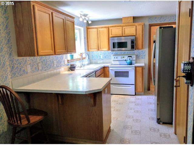 1144 Southwest Ivory Loop Gresham, OR 97080 - Photo 10 of 16