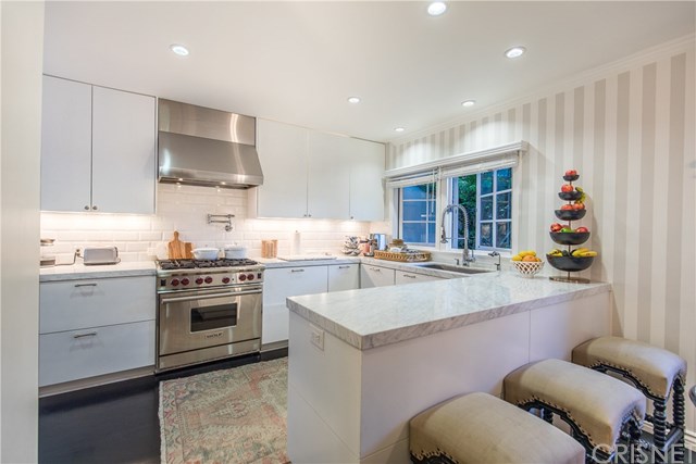 8809 Evanview Drive Los Angeles, CA 90069 - Photo 16 of 46