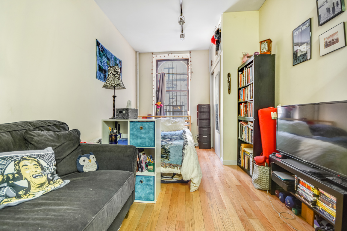 334 East 94th Street, Unit 1C Manhattan, NY 10128 - Photo 2 of 6