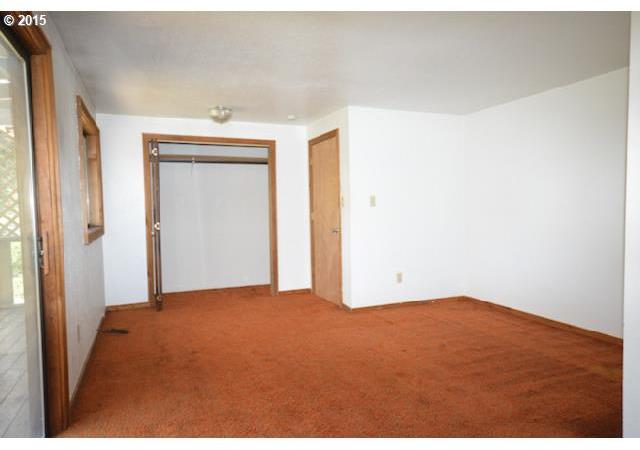 790 Ireland Road Winston, OR 97496 - Photo 6 of 16