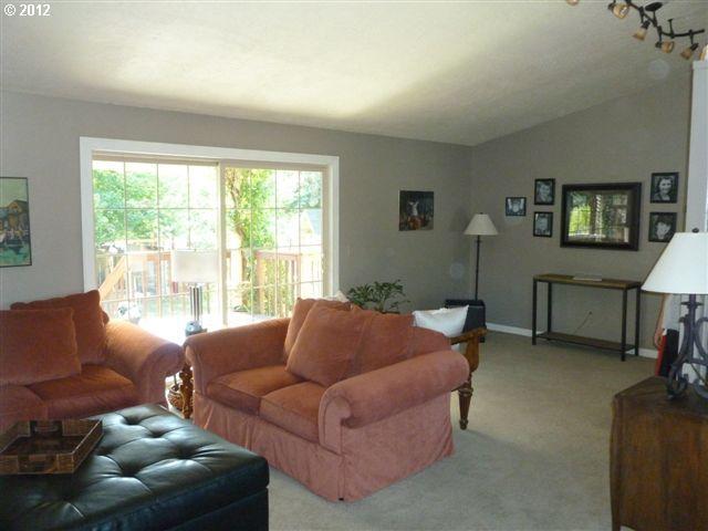 1942 Southwest 24th Court Gresham, OR 97080 - Photo 4 of 16