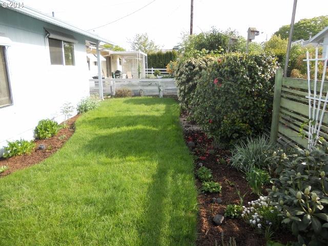 1109 Stanfield Road Woodburn, OR 97071 - Photo 11 of 13 Gallery Image 11