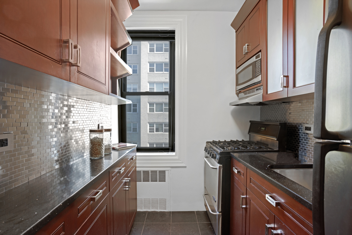 100 West 12th Street, Unit 5F Manhattan, NY 10011 - Photo 4 of 7
