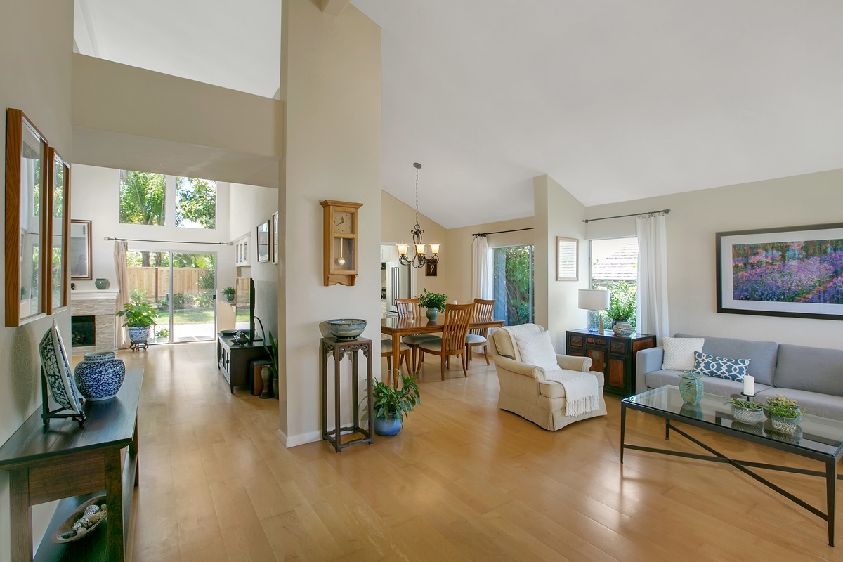 1821 Hummock Lane Encinitas, CA 92024 - Photo 2 of 25