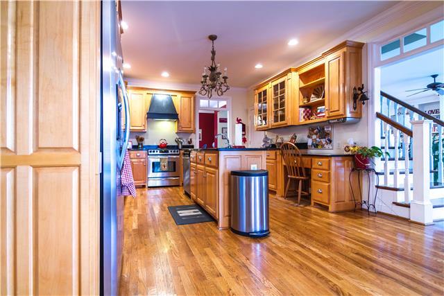 3445 Hawks Ridge Road Columbia, TN 38401 - Photo 8 of 22 A kitchen to die for! Large eat-in area, double ovens, granite countertops. You'll be preparing your holiday feasts in style!