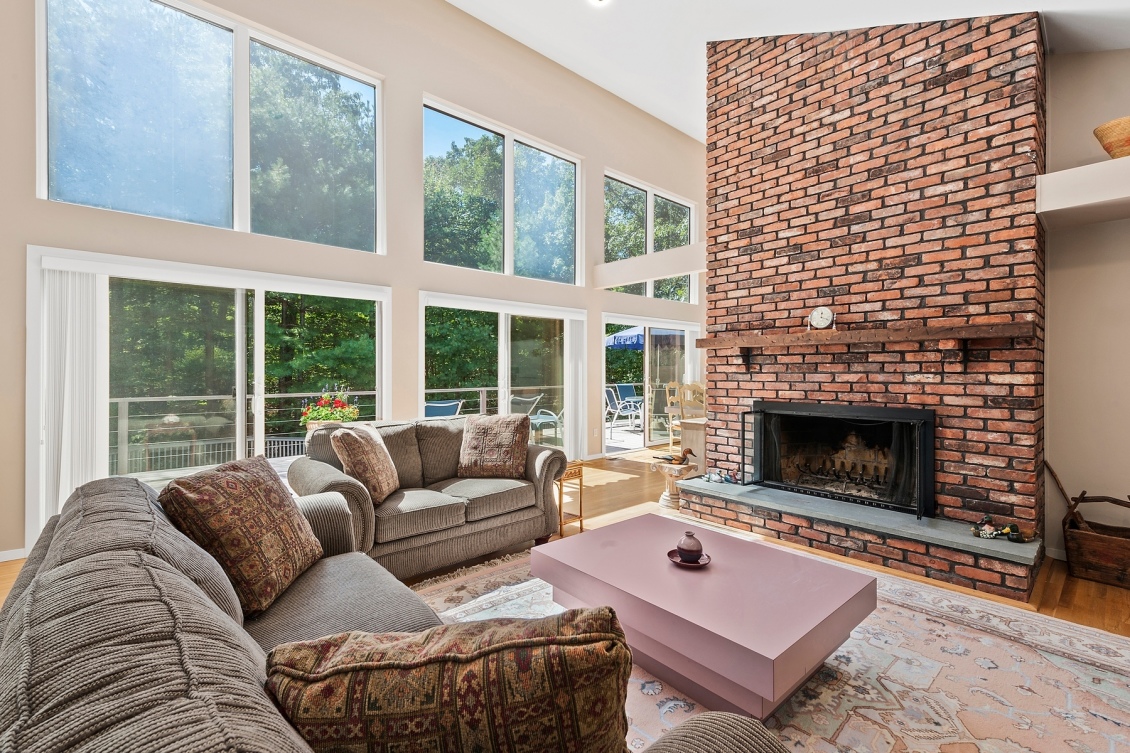 26 Landfall Road East Hampton, NY 11937 - Photo 2 of 10