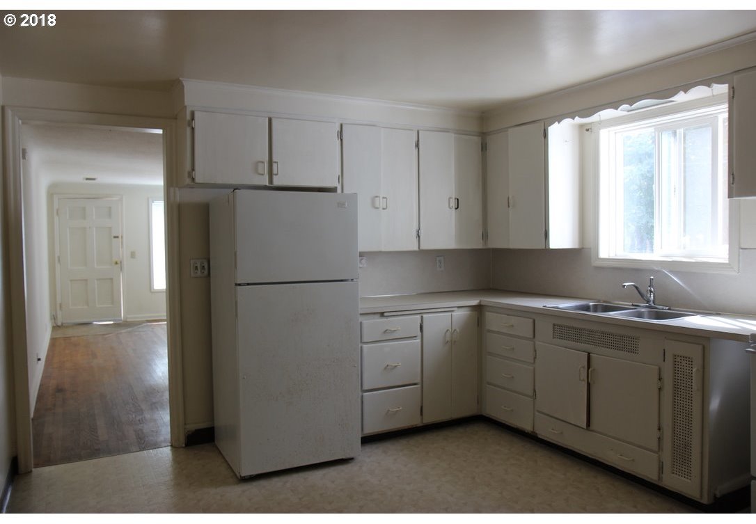 1420 Oakway Road Eugene, OR 97401 - Photo 13 of 25 Gallery Image 13