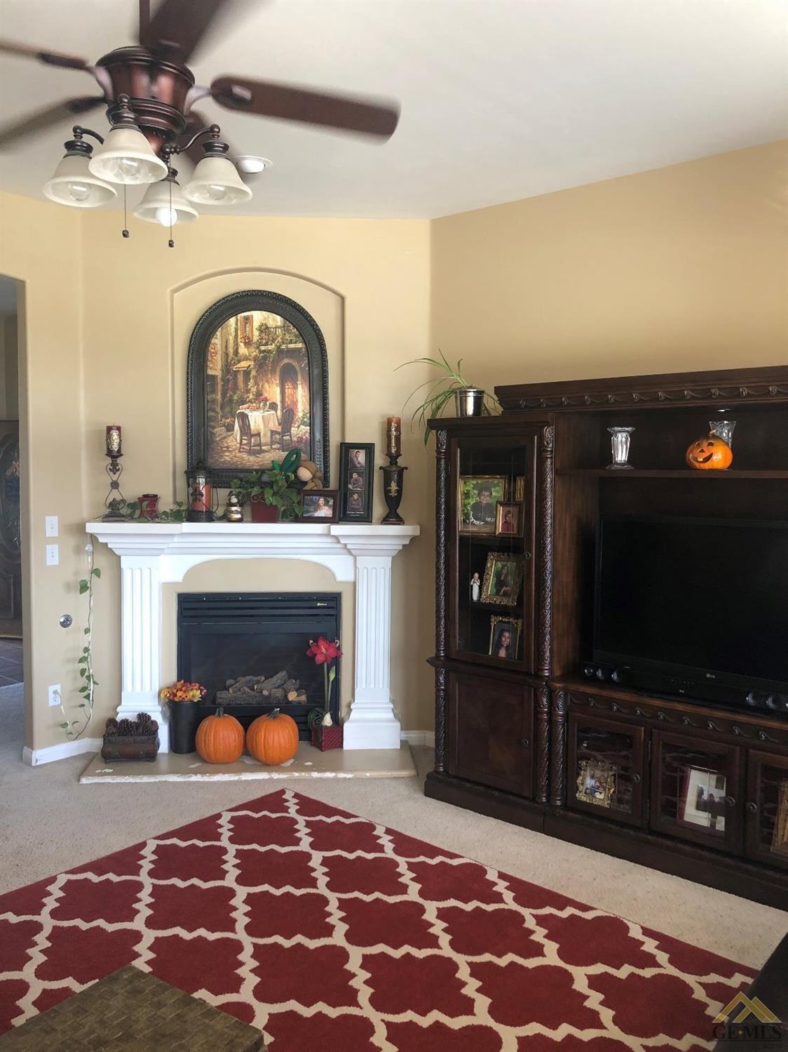 4311 Cimarron Ridge Drive Bakersfield, CA 93313 - Photo 3 of 19