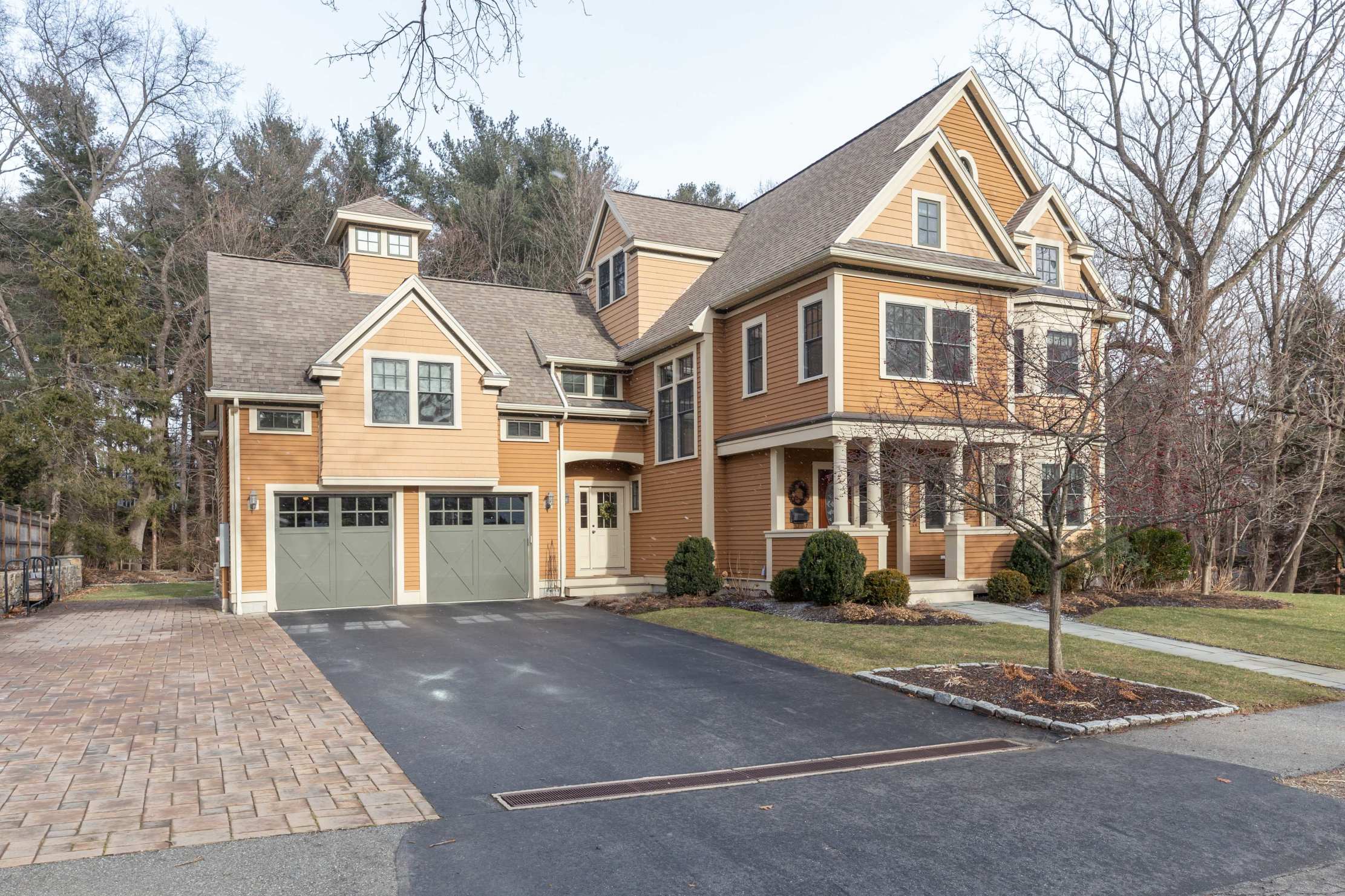 21 Endicott Street Newton, MA 02461 - Photo 3 of 37