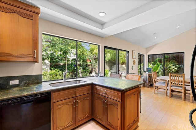 14 Woodfall Irvine, CA 92604 - Photo 4 of 17