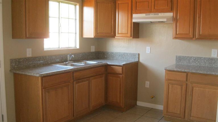 806 Haley Street Bakersfield, CA 93307 - Photo 4 of 10