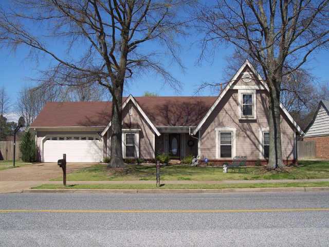 7016 Crestridge Road Memphis, TN 38119 - Photo 1 of 6 Gallery Image 1
