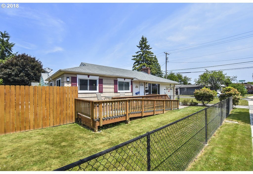 2814 Maple Street Longview, WA 98632 - Photo 3 of 12 Gallery Image 3