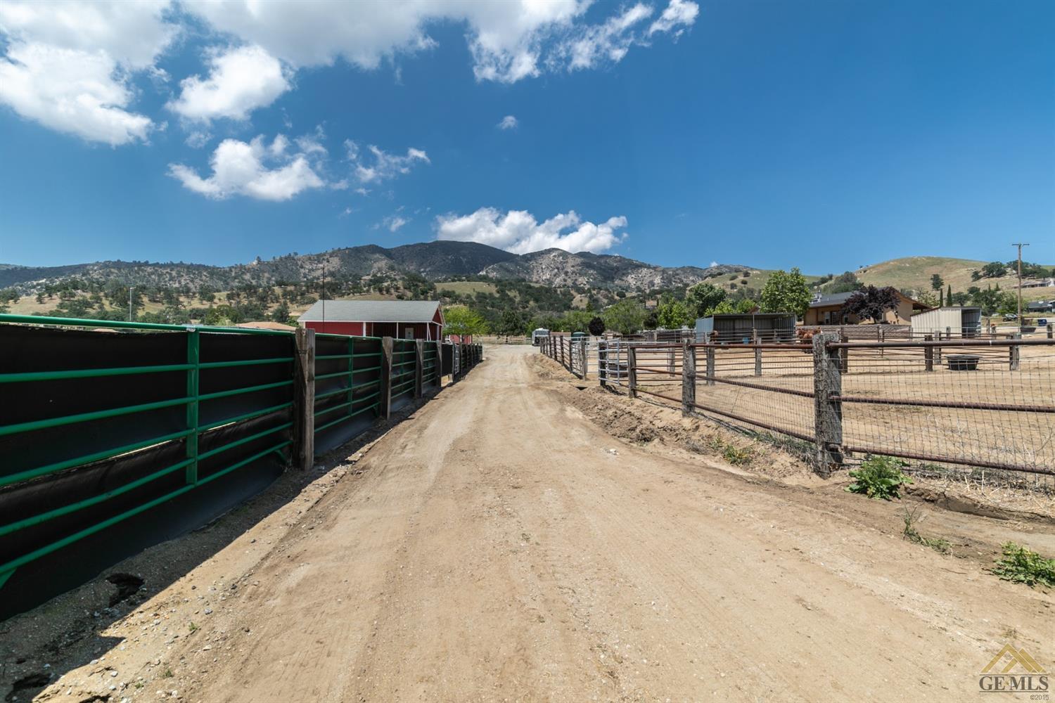 23947 Clover Spring Road Tehachapi, CA 93561 - Photo 5 of 22 Gallery Image 5